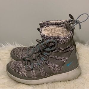 Nike Rosherun Hi Sneakerboot print size 7.5